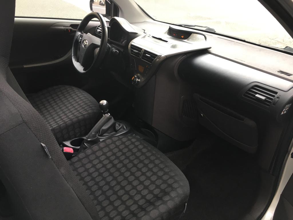 Toyota iQ 68 CHV VVT-i 4 PLACES CLIMATISATION AUTOMATIQUE