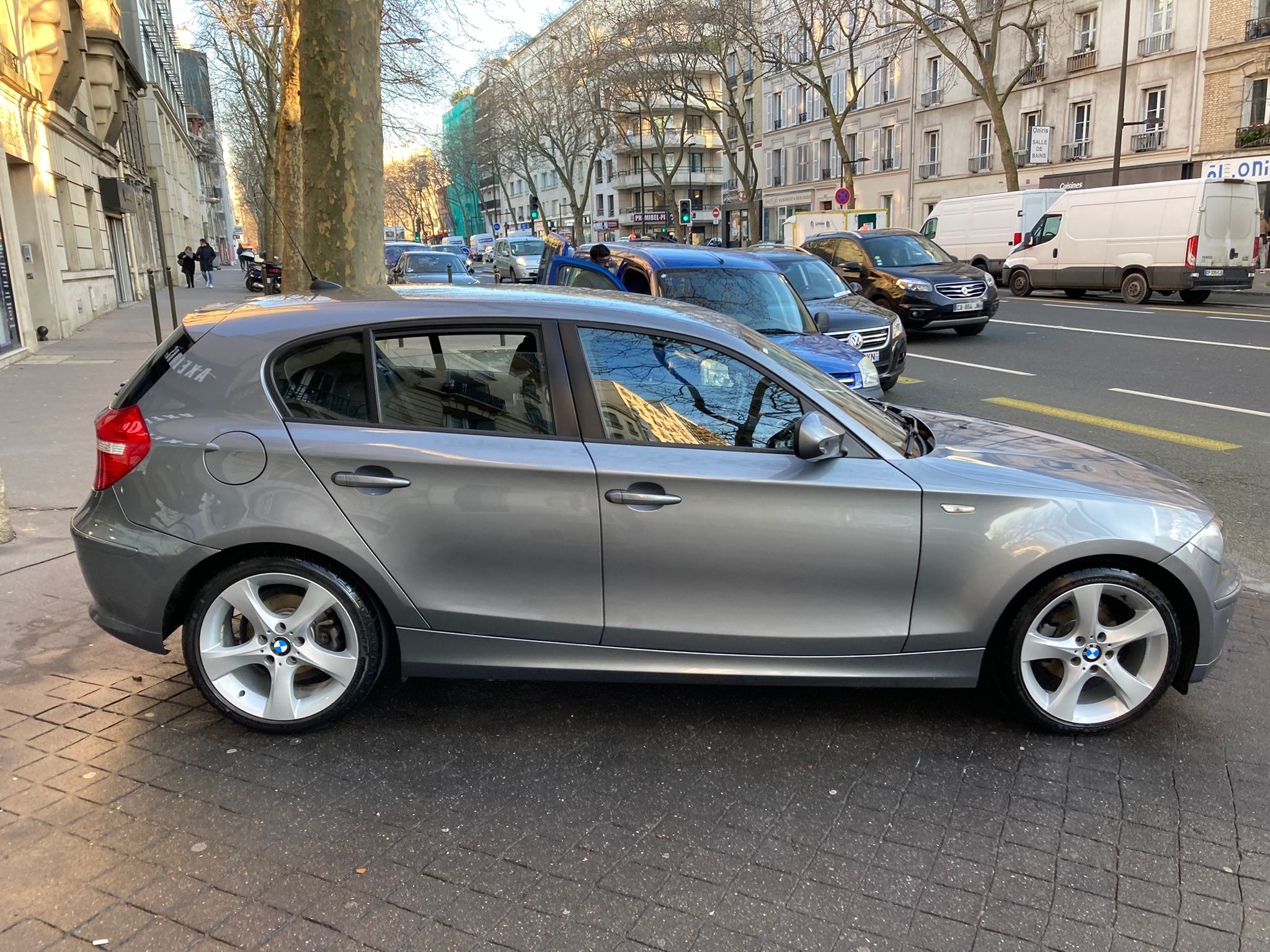 BMW Série 1 116i 2L 122 CHV confort 5 portes