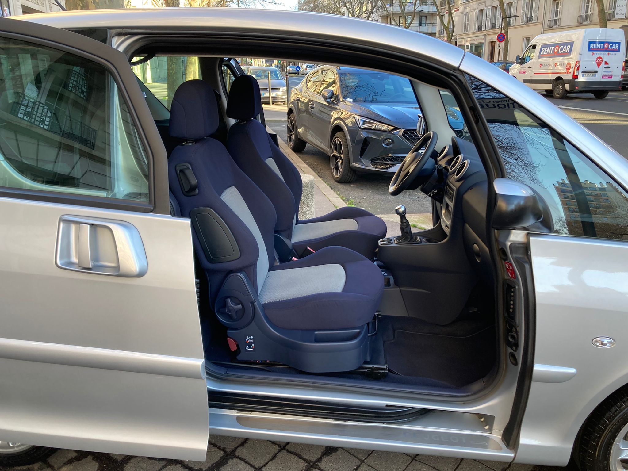Peugeot 1007 1.6 110 CHV Premium BVM5
