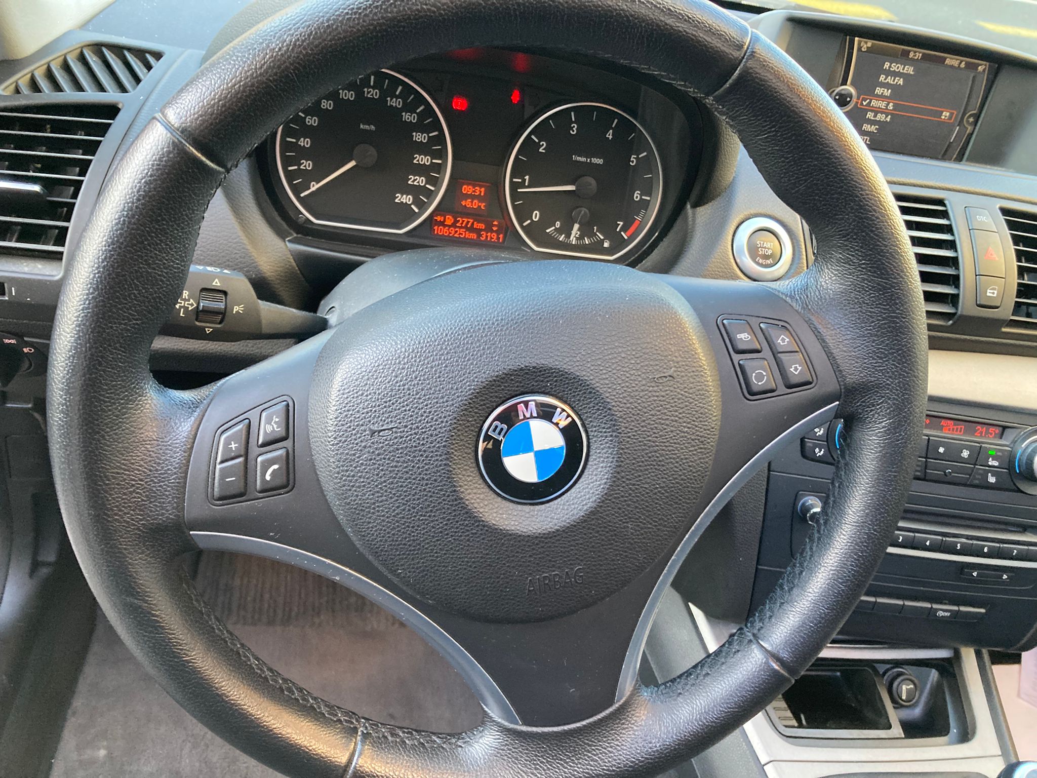 BMW SERIE 1 118I 5portes toit ouvrant GPS