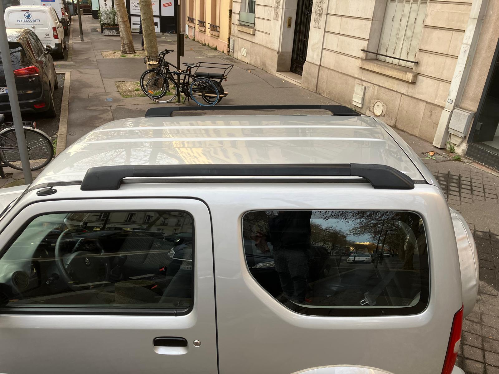 Suzuki Jimny 1.3i JLX 85 Chevaux 4 places 3 portes 4 roues motrices