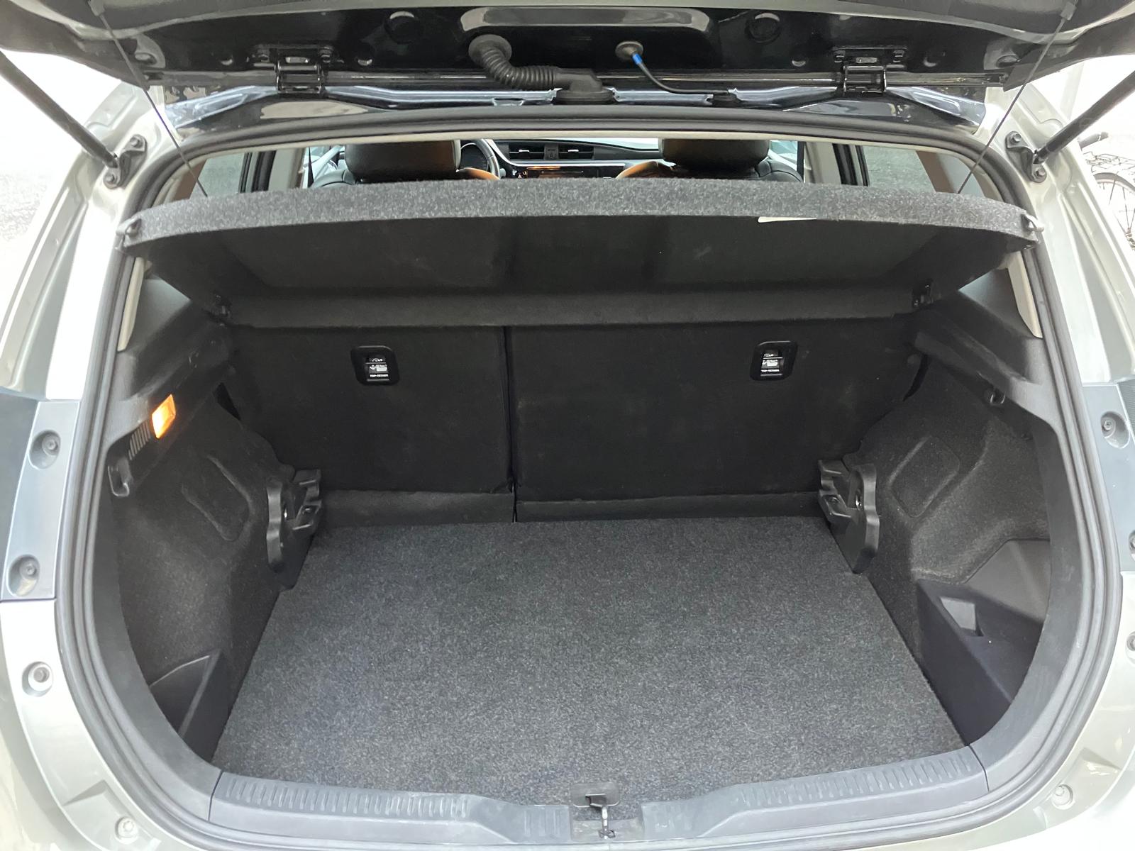 Toyota Auris HSD 136h BVA Executive PREMIERE MAIN