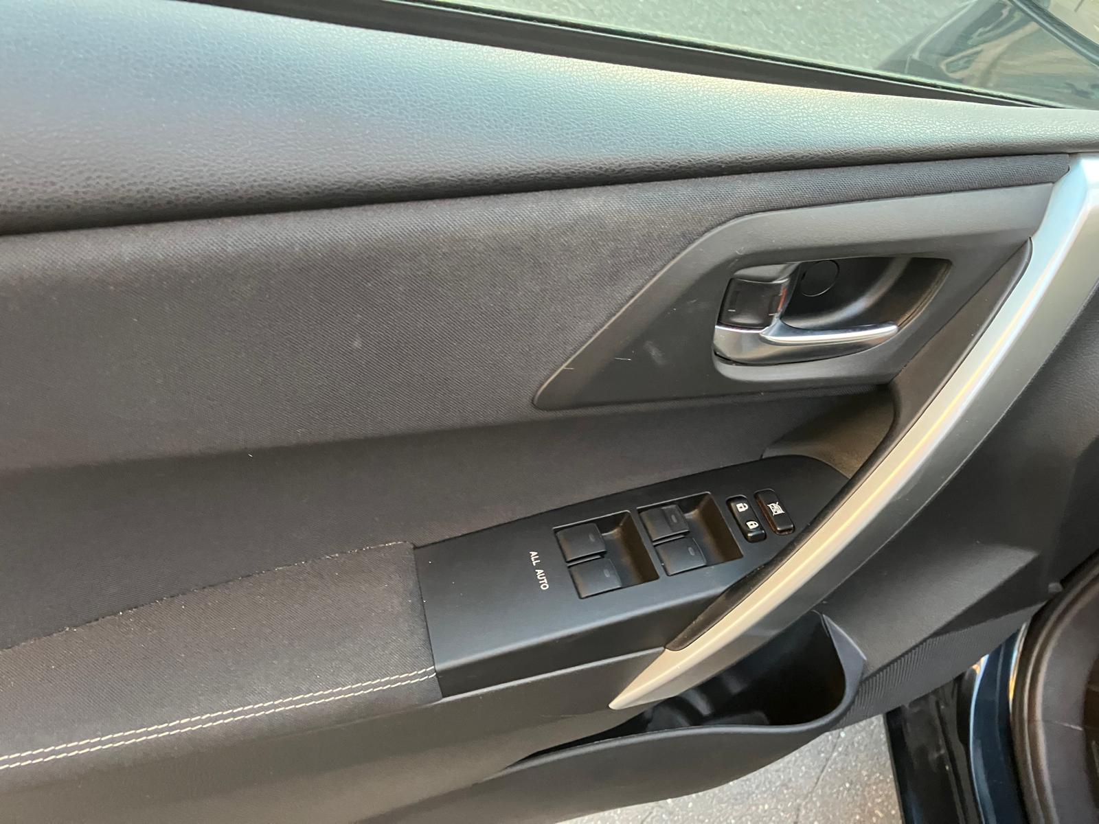 Toyota Auris 1.8 Hybrid Dynamic 136h