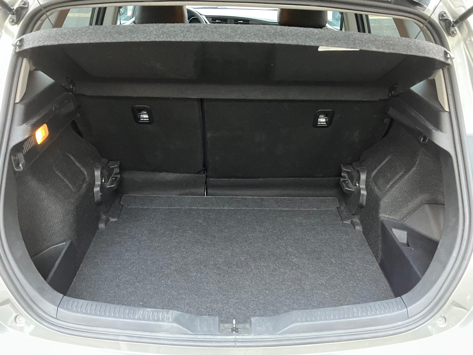 Toyota Auris HSD 136h BVA Executive PREMIERE MAIN