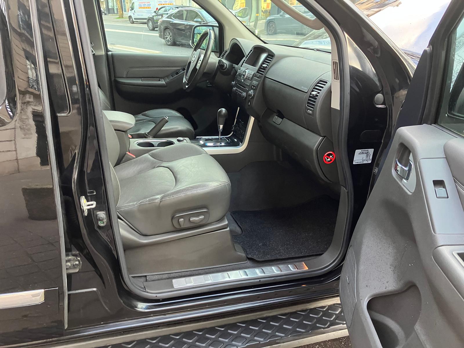 NISSAN PATHFINDER – 3.0 V6 DCI 231 7PL