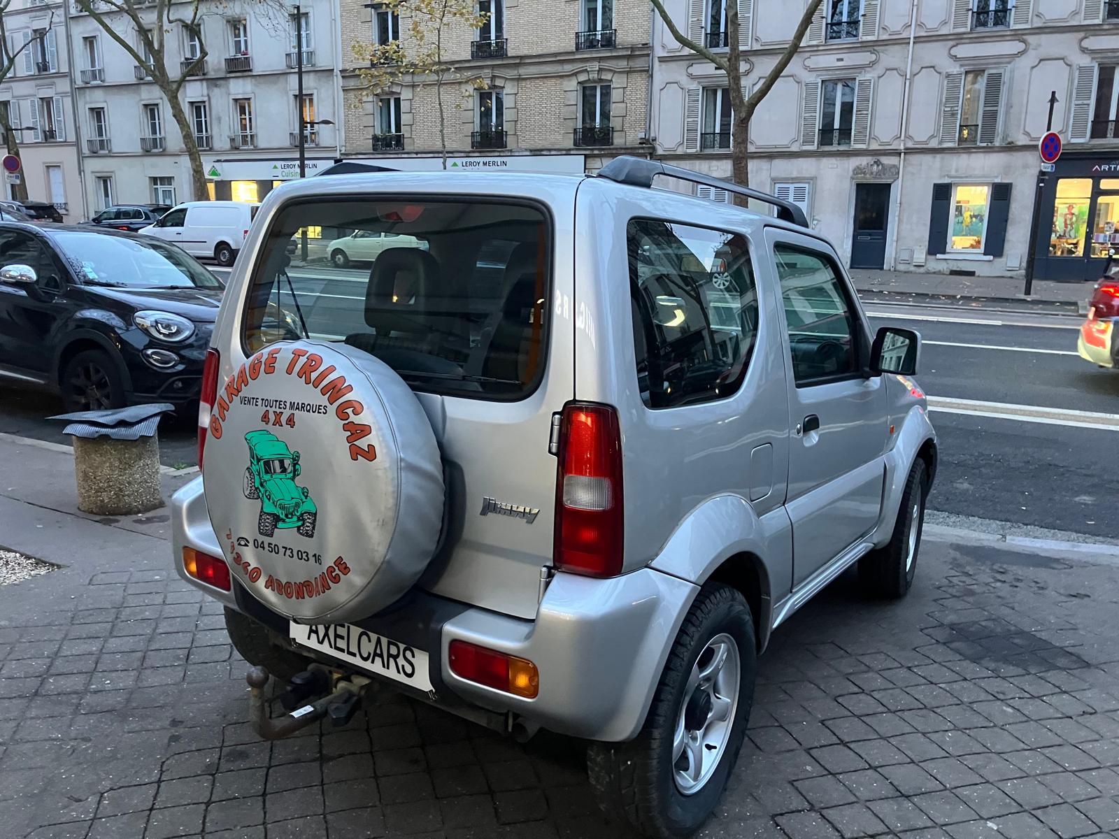 Suzuki Jimny 1.3i JLX 85 Chevaux 4 places 3 portes 4 roues motrices