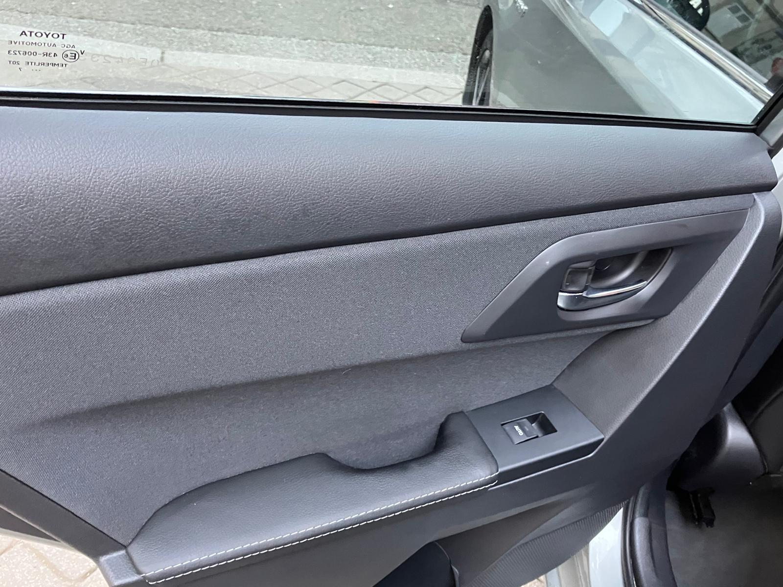 Toyota Auris HSD 136h BVA Executive PREMIERE MAIN