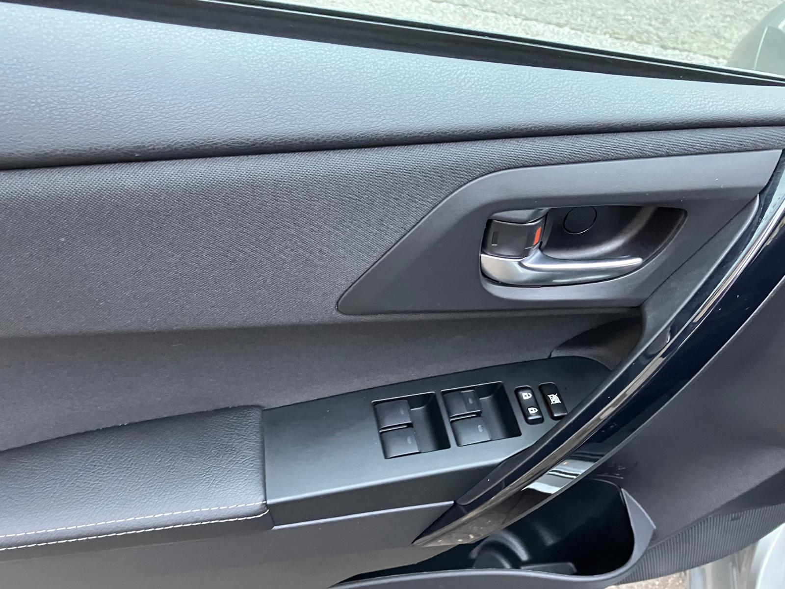 Toyota Auris HSD 136h BVA Executive PREMIERE MAIN