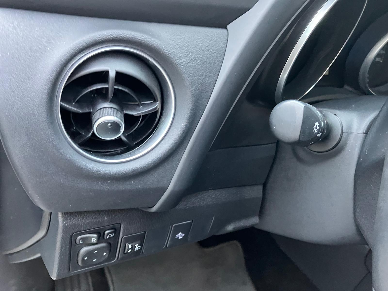 Toyota Auris HSD 136h BVA Executive PREMIERE MAIN