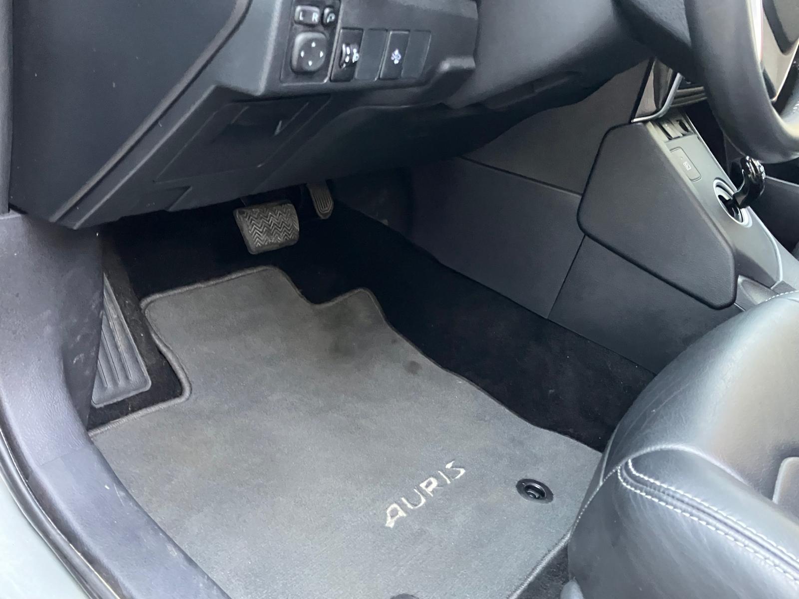 Toyota Auris HSD 136h BVA Executive PREMIERE MAIN