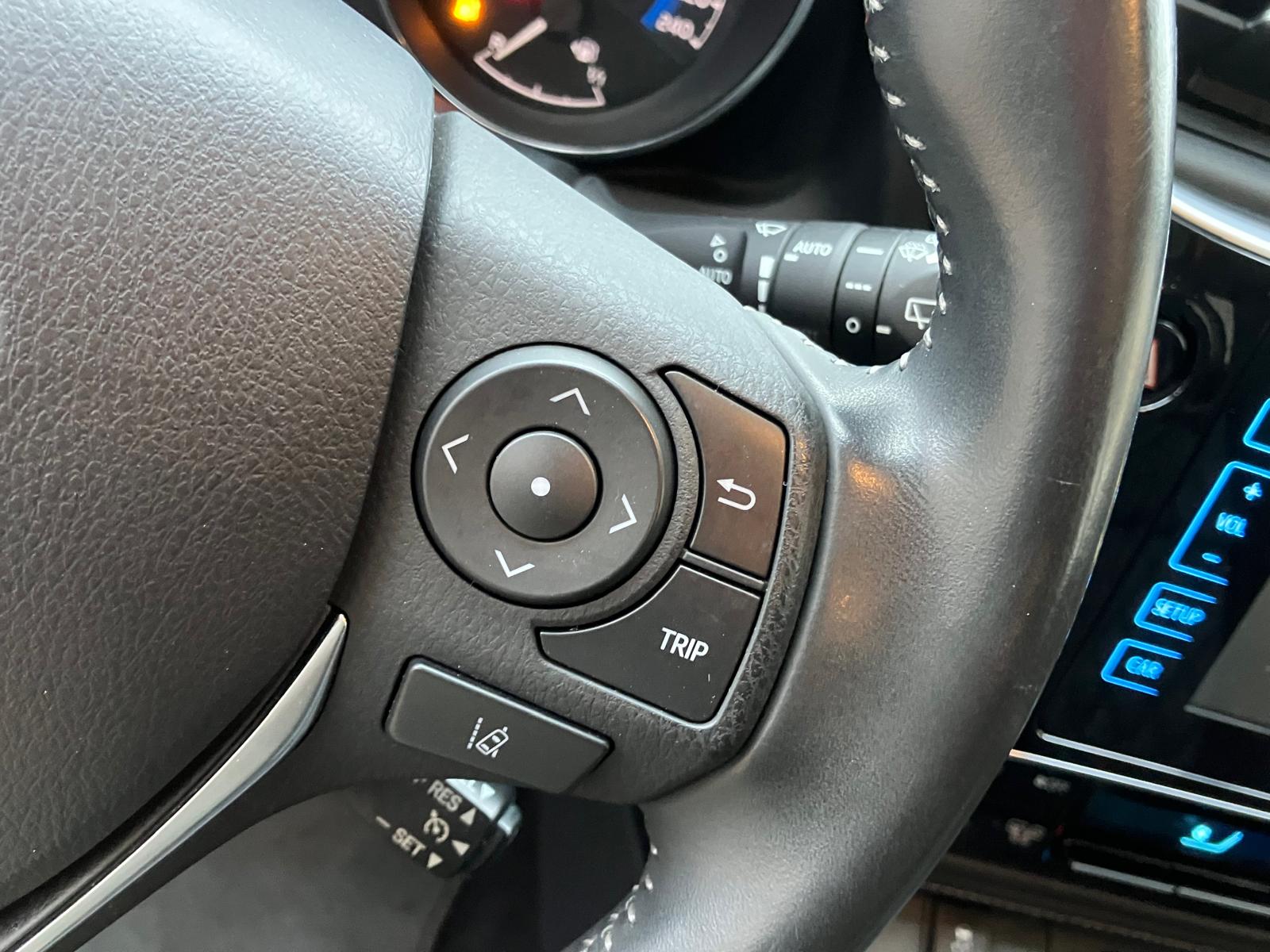 Toyota Auris HSD 136h BVA Executive PREMIERE MAIN