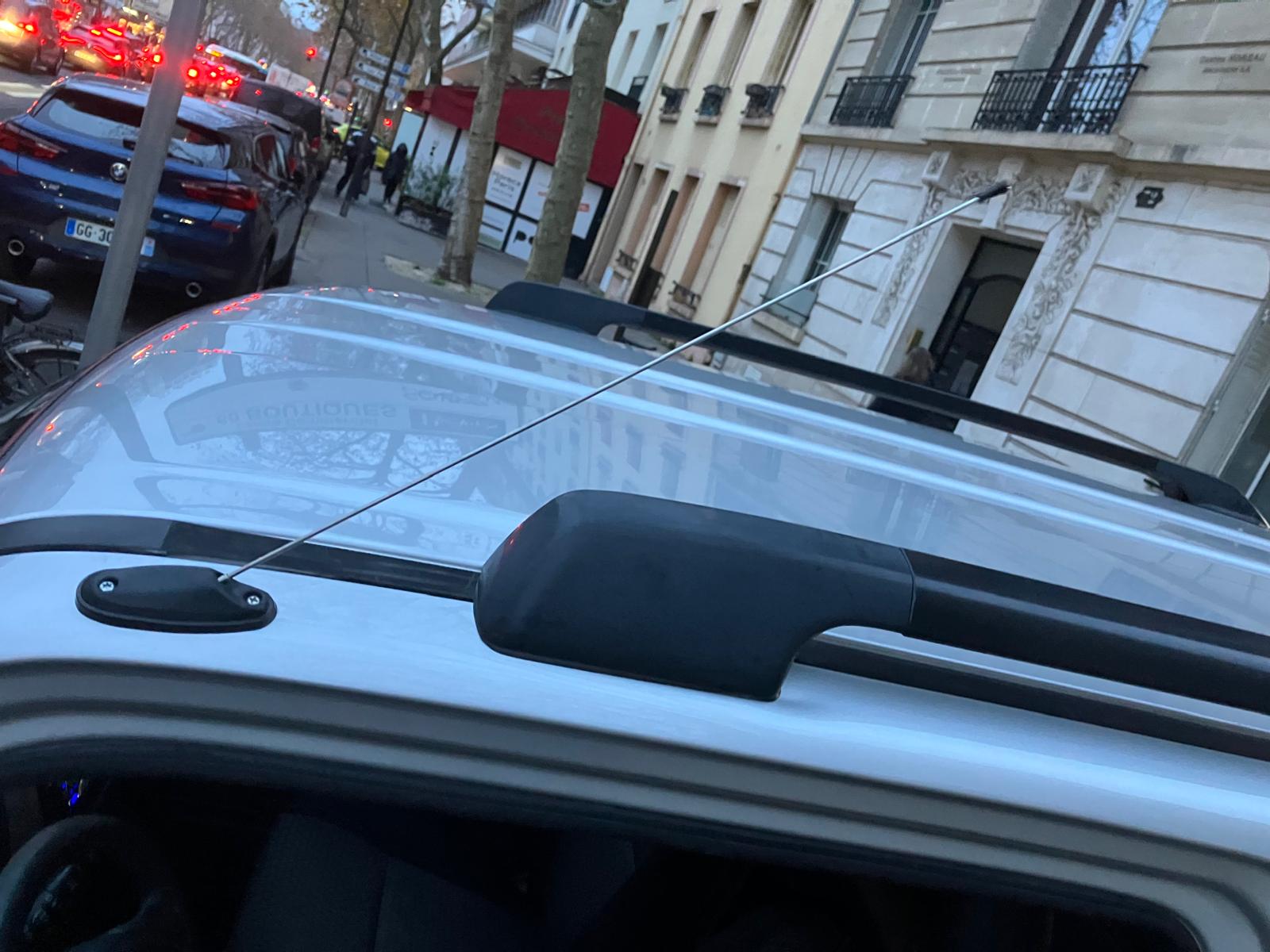 Suzuki Jimny 1.3i JLX 85 Chevaux 4 places 3 portes 4 roues motrices