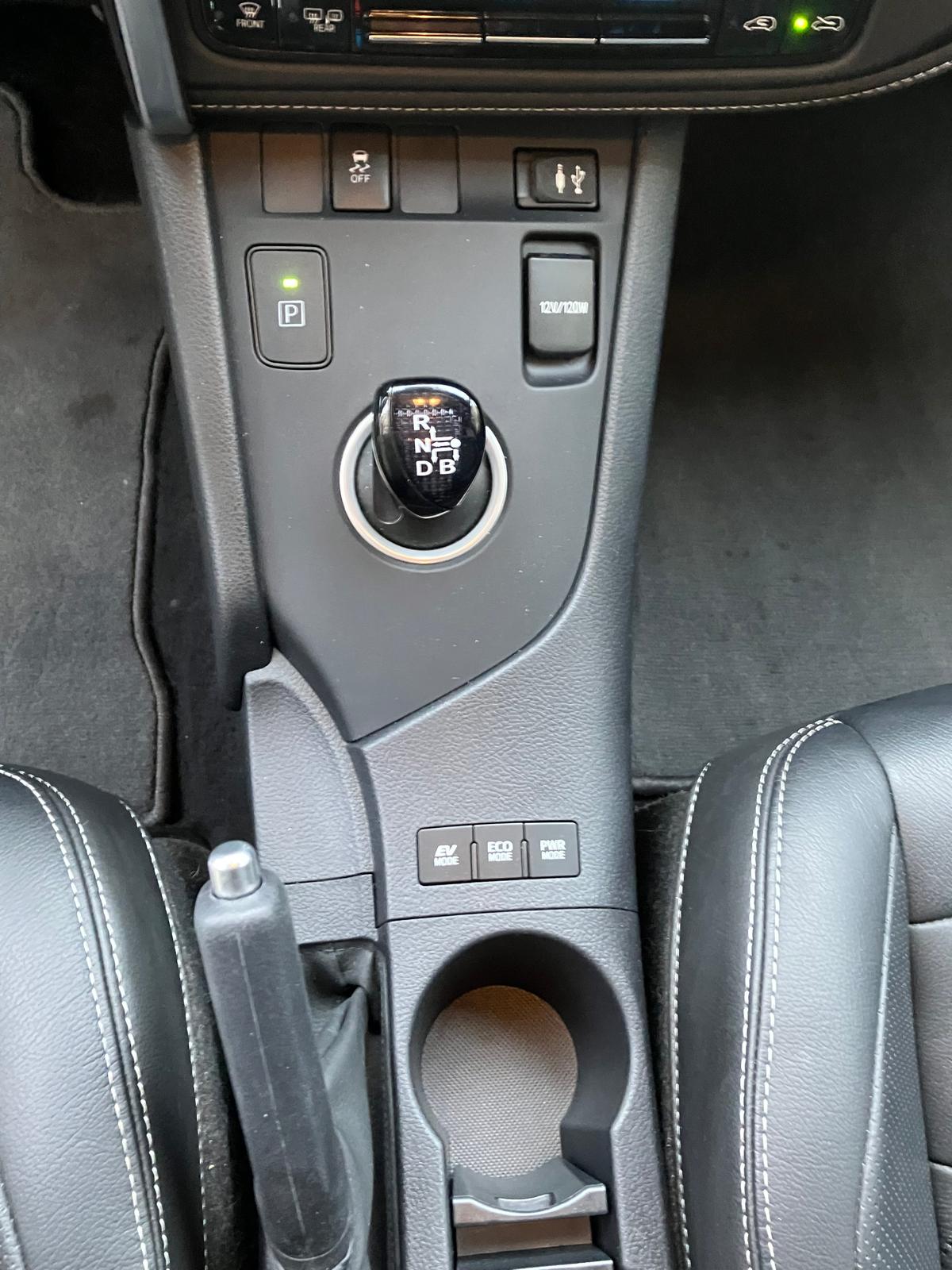 Toyota Auris HSD 136h BVA Executive PREMIERE MAIN