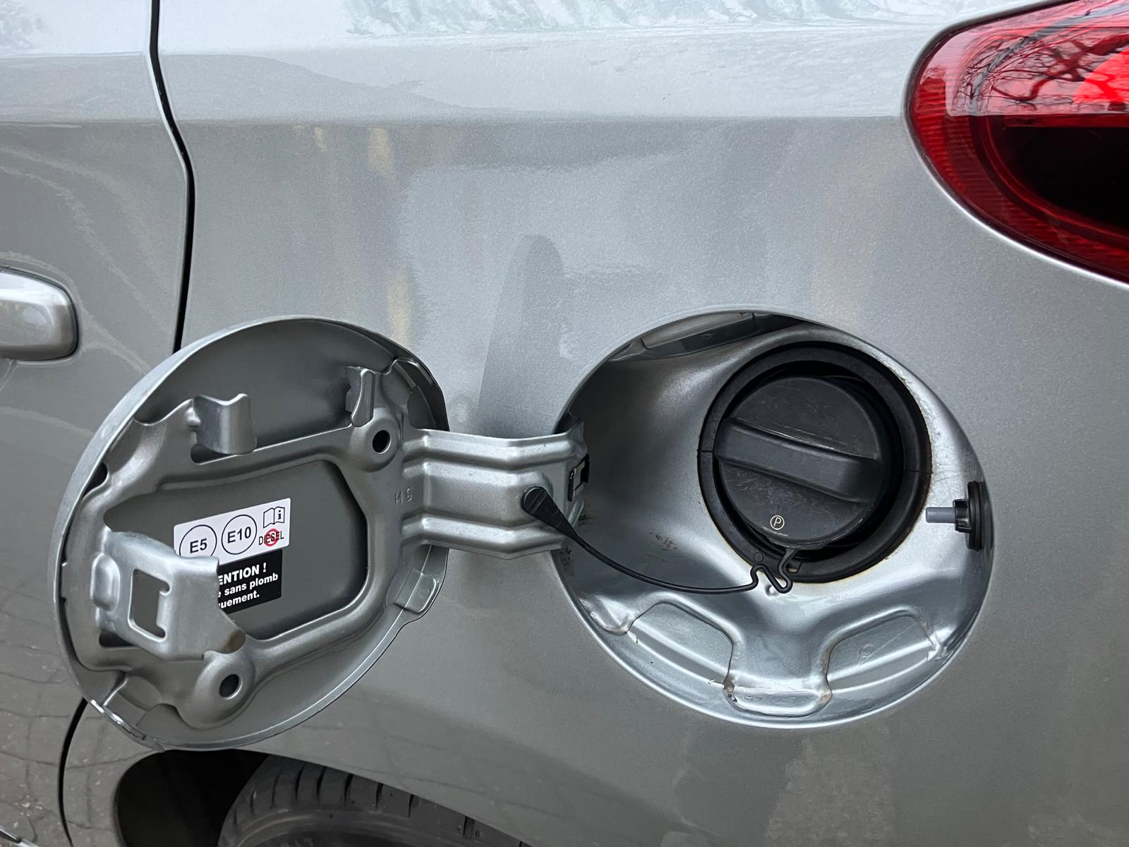 Toyota Auris HSD 136h BVA Executive PREMIERE MAIN