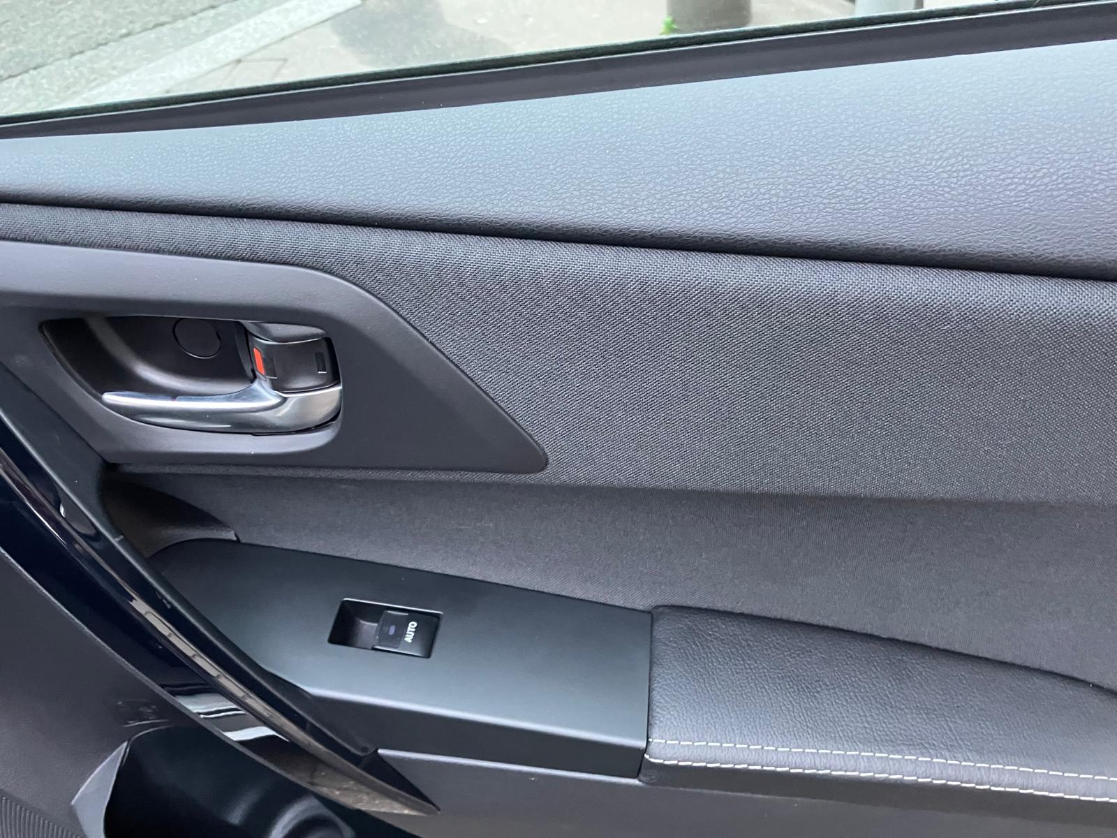 Toyota Auris HSD 136h BVA Executive PREMIERE MAIN