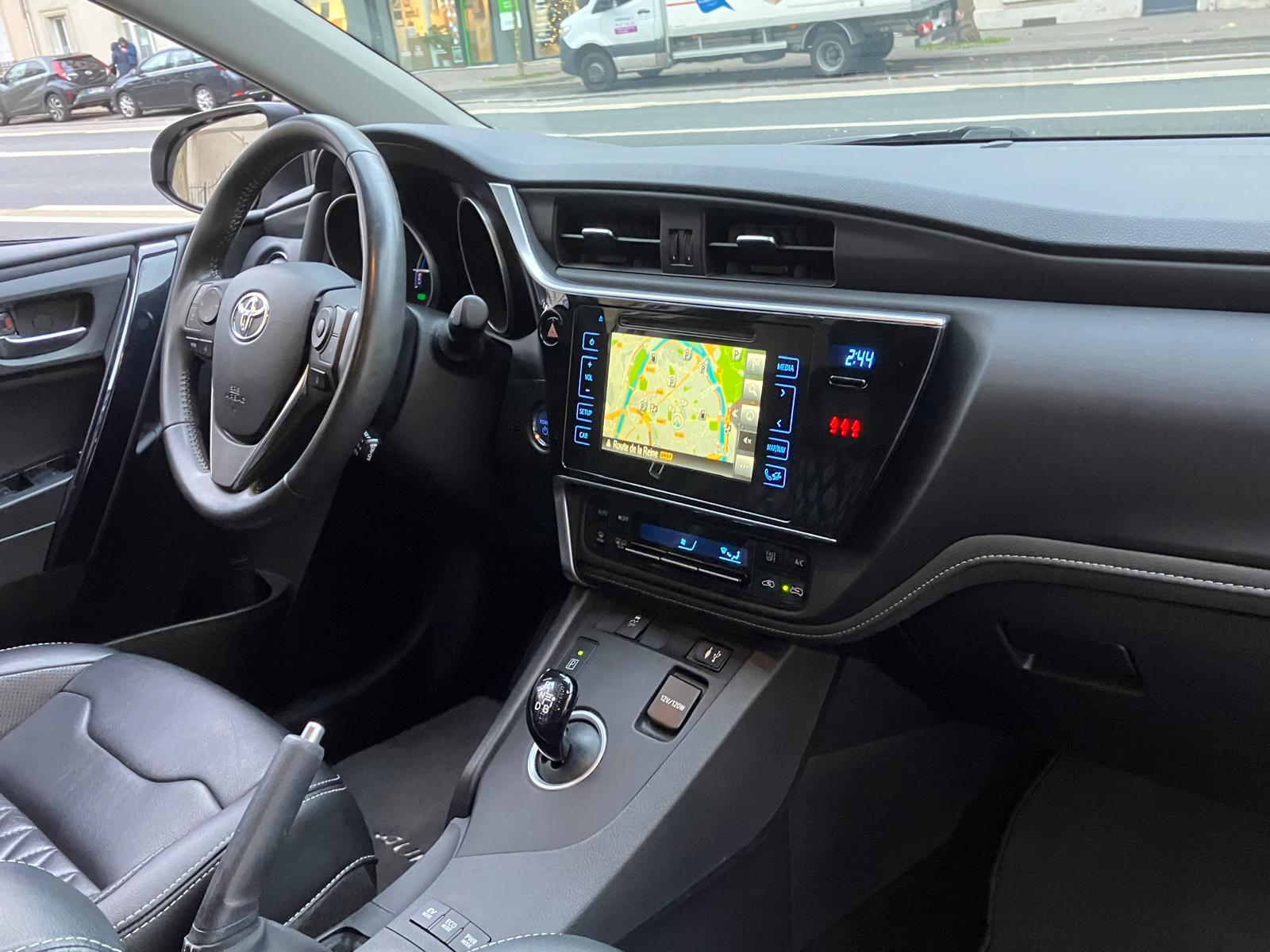 Toyota Auris HSD 136h BVA Executive PREMIERE MAIN