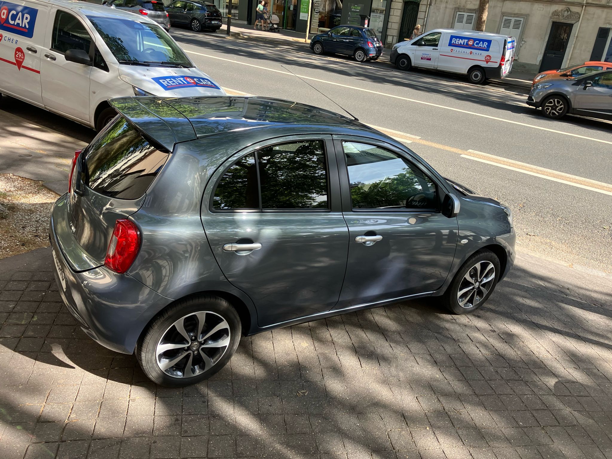 NISSAN MICRA 1.2 80 CHEVAUX N-Tec 5 portes PREMIERE MAIN GPS
