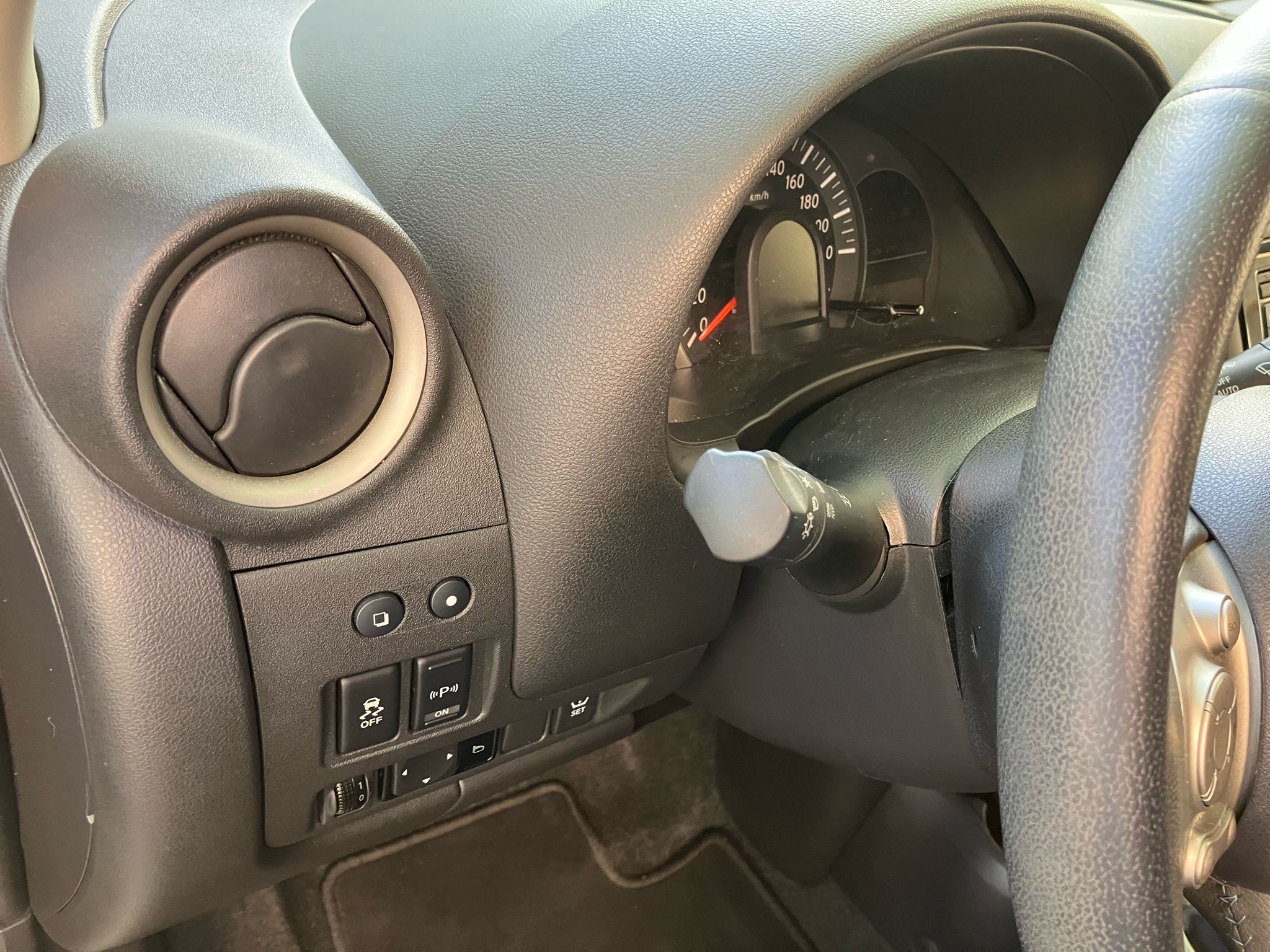 NISSAN MICRA 1.2 80 CHEVAUX N-Tec 5 portes PREMIERE MAIN GPS