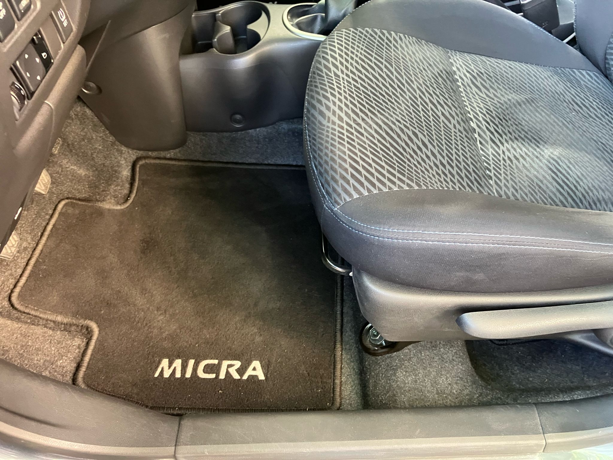 NISSAN MICRA 1.2 80 CHEVAUX N-Tec 5 portes PREMIERE MAIN GPS