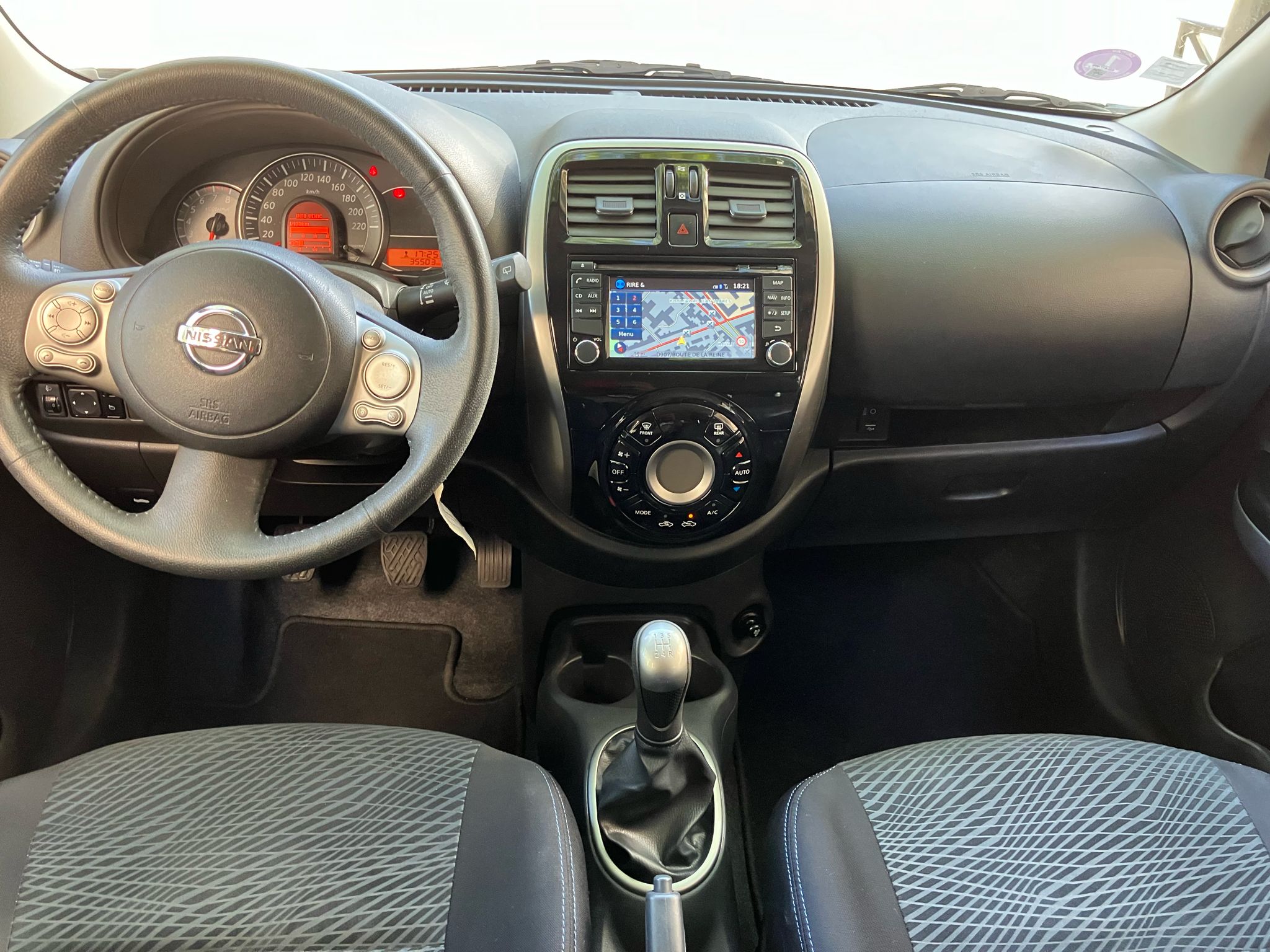 NISSAN MICRA 1.2 80 CHEVAUX N-Tec 5 portes PREMIERE MAIN GPS