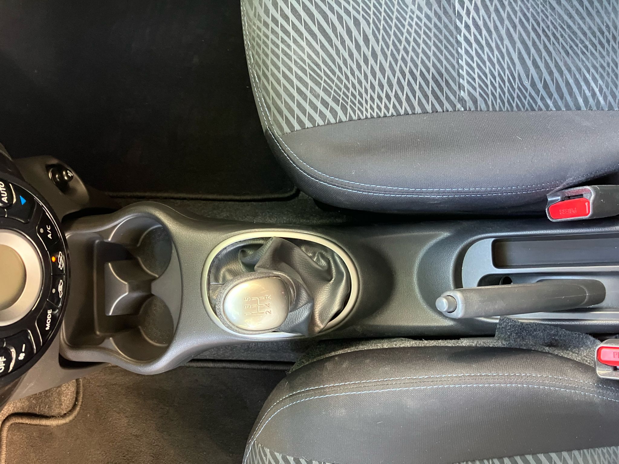 NISSAN MICRA 1.2 80 CHEVAUX N-Tec 5 portes PREMIERE MAIN GPS